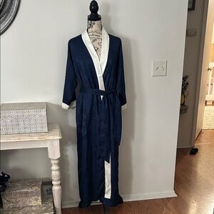 Vintage Carlton Hall Navy & White Robe Women's size S
